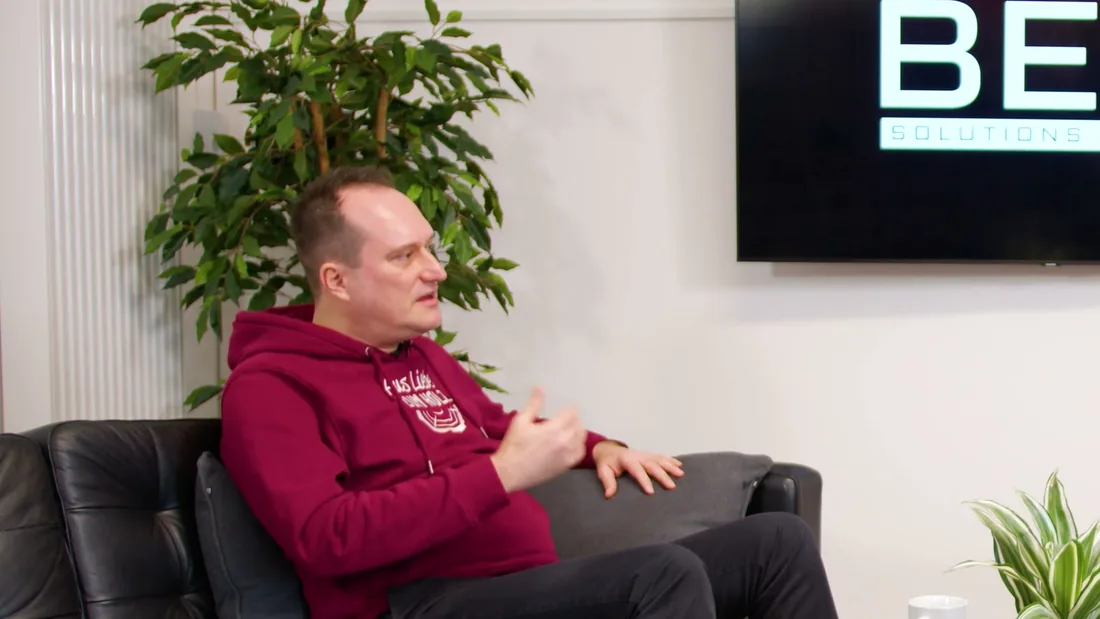 Oliver Mössinger von Aus Liebe zum Holz im Interview